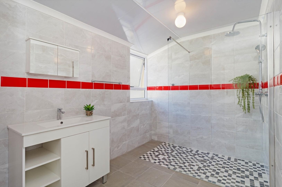 3 Bedroom Property for Sale in Zonnebloem Western Cape